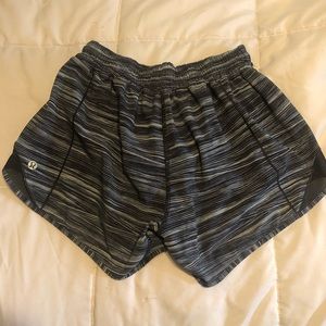 Lululemon Hotty Hot Shorts size 6